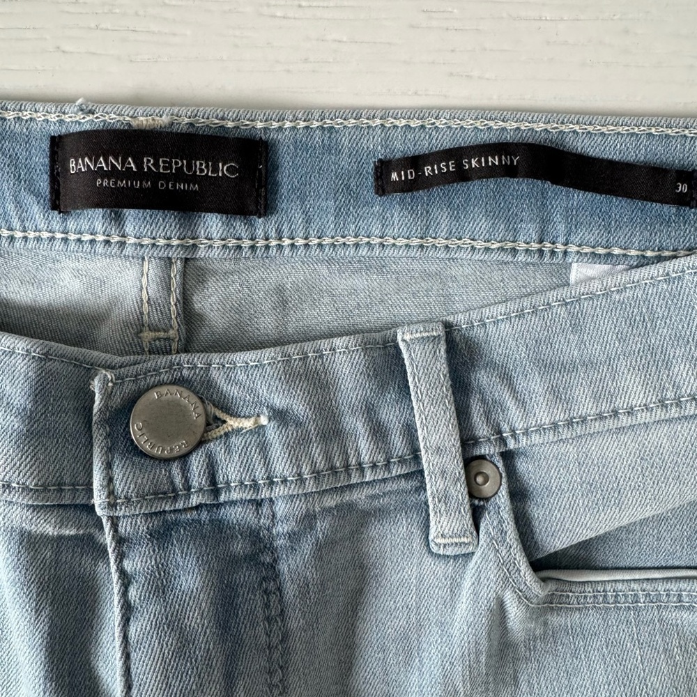 Banana Republic Light Blue Mid-Rise Skinny Jeans - Picture 4 of 4